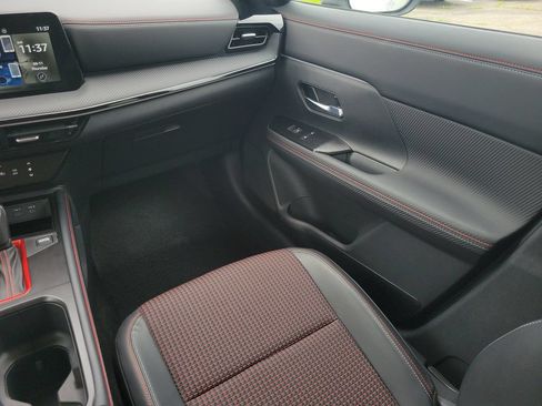 Used 2025 Nissan Kicks SR AWD/4WD image 24