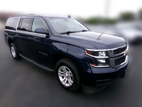 Used 2018 Chevrolet Suburban LT image 1