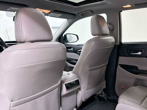 Used 2014 Toyota Highlander Limited FWD image 27