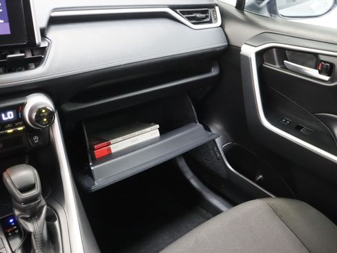 Used 2025 Toyota RAV4 XLE FWD image 23