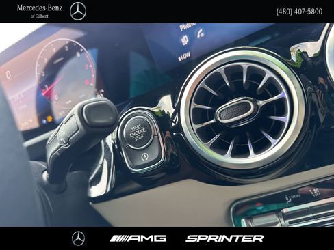 Certified 2025 Mercedes-Benz GLA 250 image 28