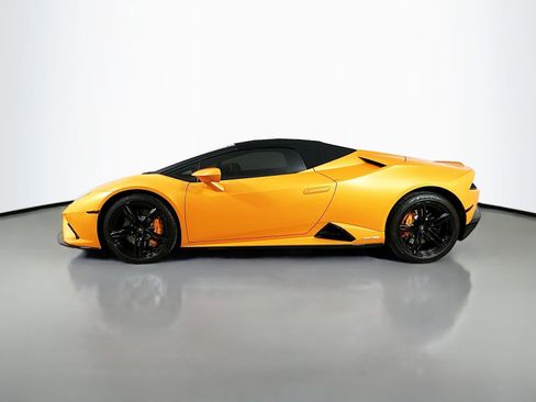 Used 2021 Lamborghini Huracan EVO RWD image 8