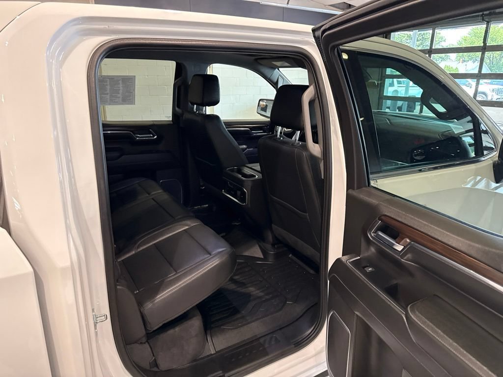 Used 2023 GMC Sierra 1500 SLT AWD/4WD image 14