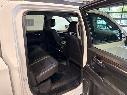Used 2023 GMC Sierra 1500 SLT AWD/4WD image 14