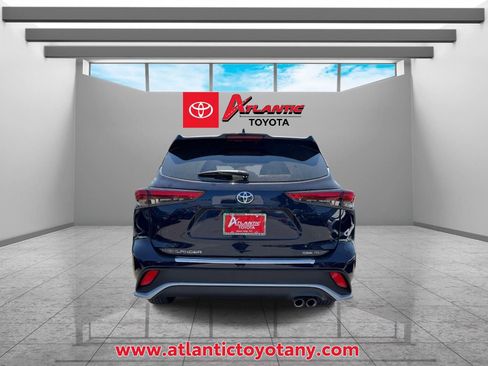 Used 2023 Toyota Highlander XSE AWD/4WD image 7