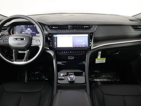 New 2026 Jeep Grand Cherokee Limited w/ Limited Altitude Package AWD/4WD image 14