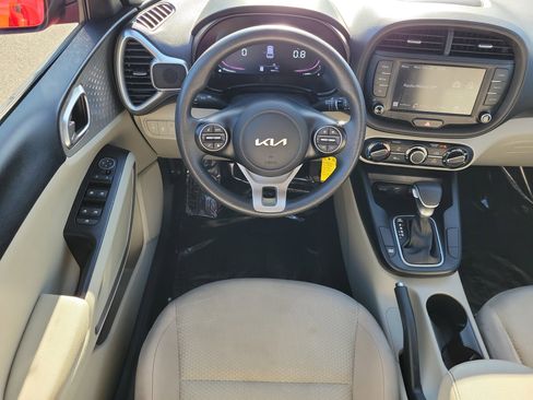 Used 2023 Kia Soul LX image 14