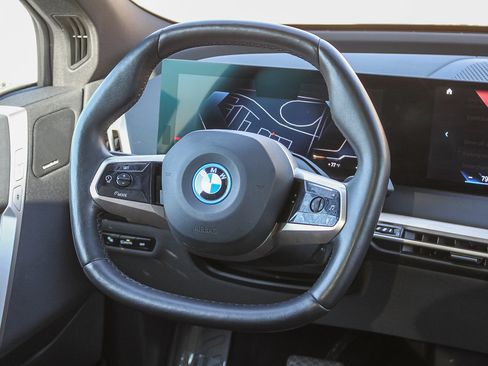 Used 2023 BMW iX xDrive50 w/ Premium Package AWD/4WD image 19