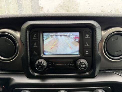 Used 2019 Jeep Wrangler Unlimited Sport S image 26