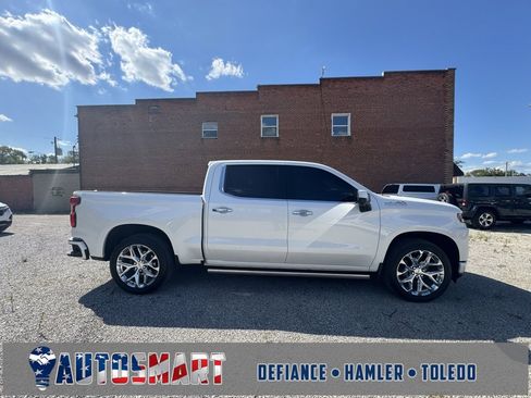 Used 2019 Chevrolet Silverado 1500 High Country w/ Technology Package image 3