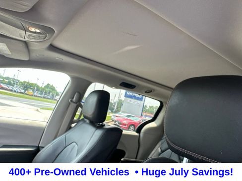 Used 2019 Chrysler Pacifica Touring-L Plus FWD image 10