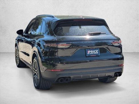 Used 2023 Porsche Cayenne AWD/4WD image 8