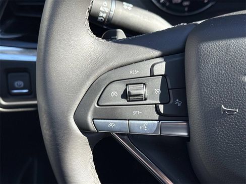 Used 2025 Cadillac XT6 Luxury image 27