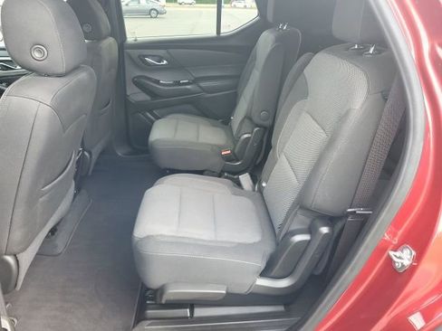 Used 2023 Chevrolet Traverse LT image 21