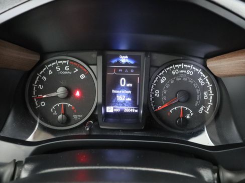 Certified 2023 Toyota Tacoma SR AWD/4WD image 36