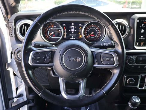 Used 2022 Jeep Gladiator Overland image 37