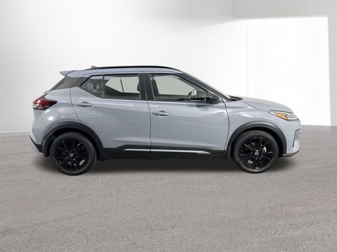 Used 2024 Nissan Kicks SR w/ SR Premium Package FWD image 36