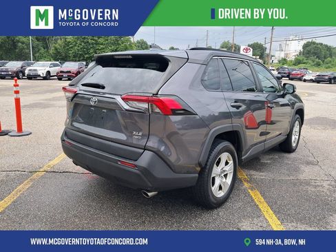 Used 2019 Toyota RAV4 XLE w/ Convenience Package AWD/4WD image 3