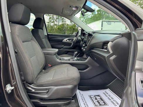 Used 2018 Chevrolet Traverse LT FWD image 20