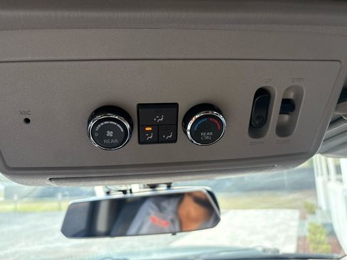 Used 2010 Nissan Armada Platinum w/ Captain Seat Pkg image 19