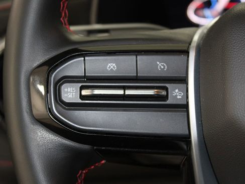 Used 2024 Chevrolet Colorado Z71 w/ Z71 Convenience Package 2 image 33