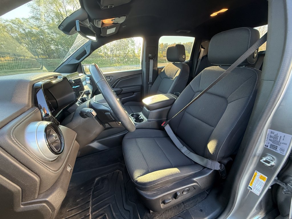 Certified 2023 Chevrolet Colorado LT w/ LT Convenience Package II AWD/4WD image 17