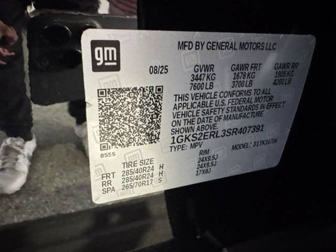 Used 2025 GMC Yukon Denali Ultimate AWD/4WD image 29