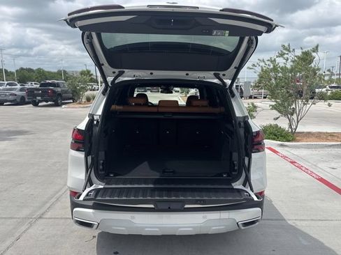 New 2026 BMW X5 xDrive40i w/ Off-Road Package AWD/4WD image 6