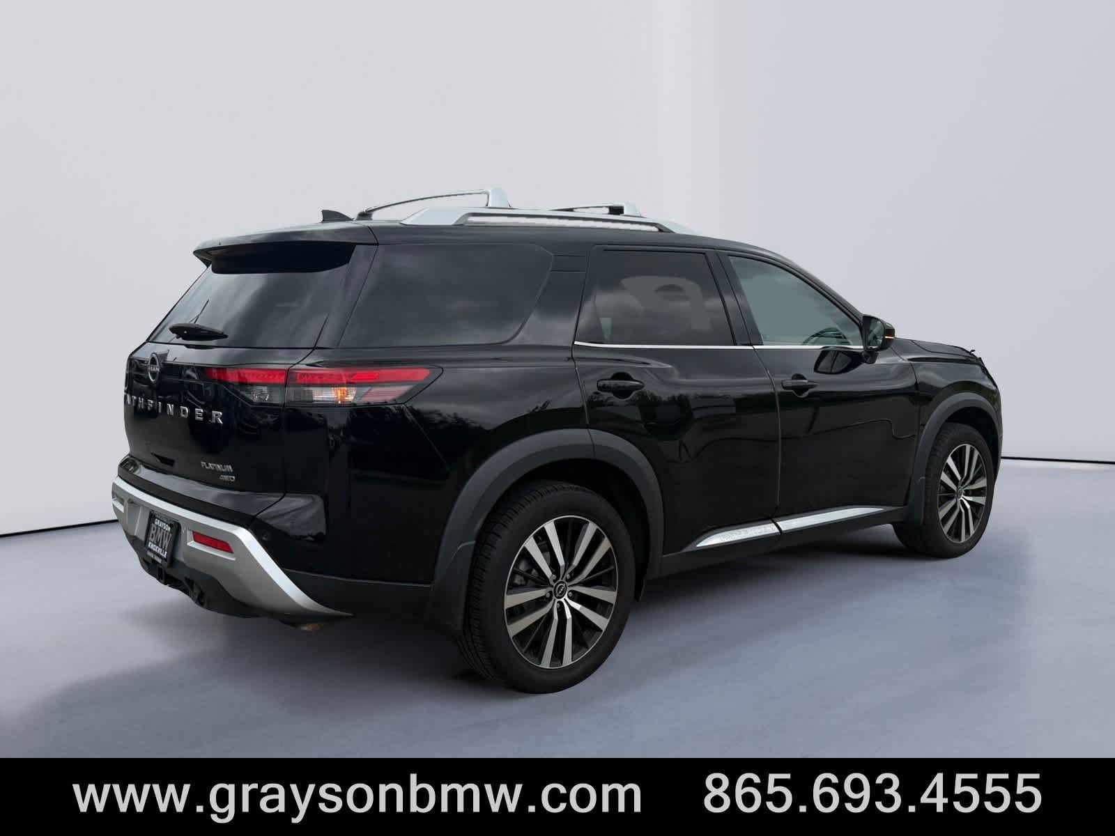 Used 2023 Nissan Pathfinder Platinum w/ Cargo Package AWD/4WD image 3
