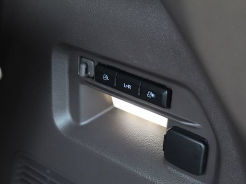 Used 2023 Ford Explorer Platinum w/ Technology Package AWD/4WD image 6