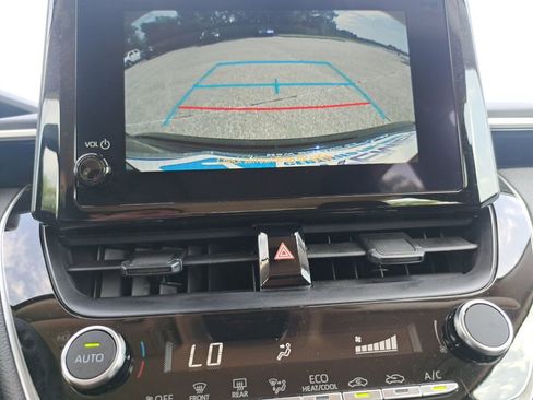 Used 2025 Toyota Corolla LE FWD image 10