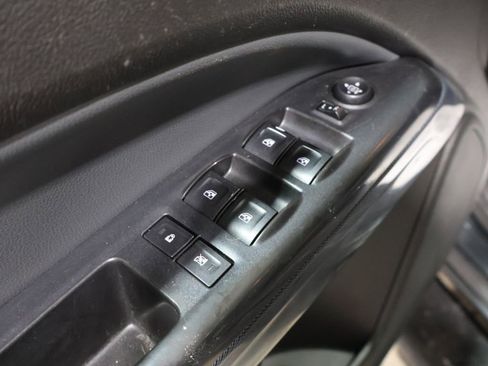 Used 2017 Chevrolet Colorado Z71 image 13