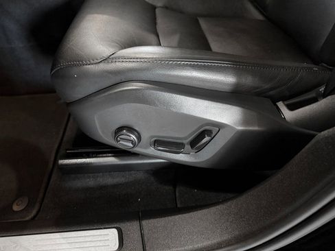 Used 2023 Volvo XC60 B5 Core image 26