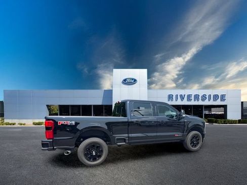Certified 2025 Ford F250 Platinum AWD/4WD image 3
