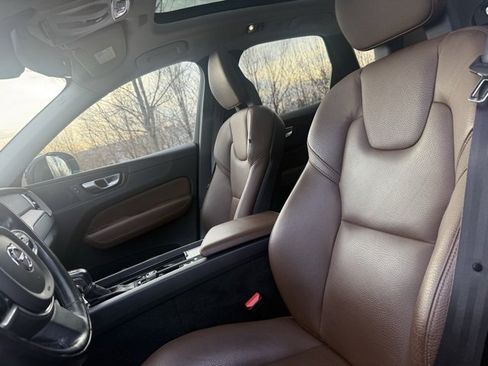 Used 2018 Volvo XC60 T5 Inscription w/ Convenience Package image 14