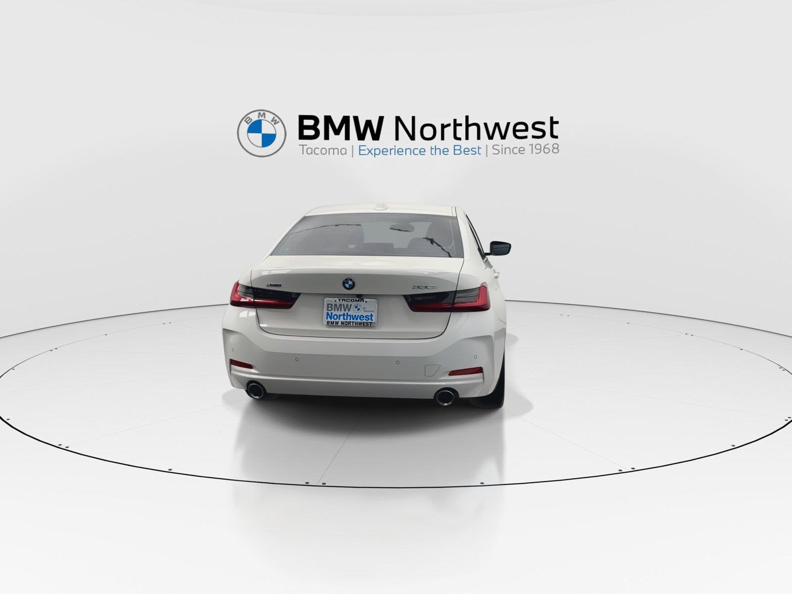 Used 2024 BMW 330i xDrive Sedan w/ Convenience Package AWD/4WD image 2