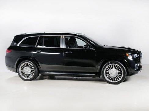 Used 2024 Mercedes-Benz Maybach GLS 600 4MATIC image 36