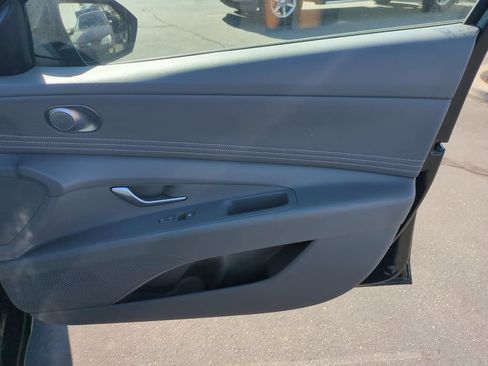 Used 2025 Hyundai Elantra SEL FWD image 32