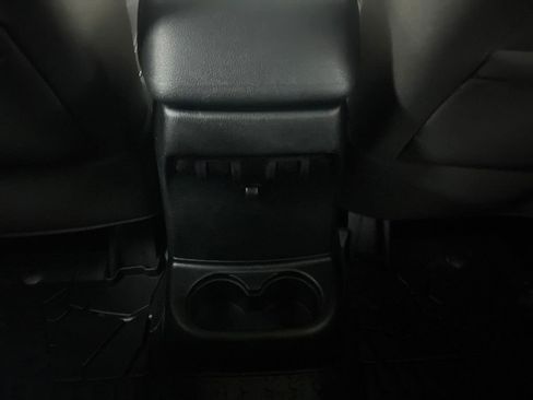 Used 2017 Jeep Wrangler Unlimited Rubicon w/ Connectivity Group image 29