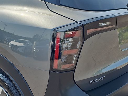 Used 2026 Nissan Kicks SV w/ SV Premium Package FWD image 29