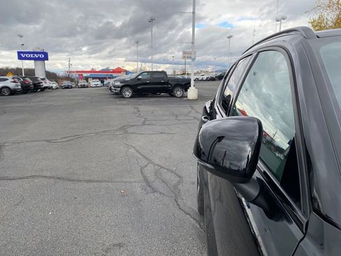 New 2024 Volvo XC40 Recharge Ultimate w/ Protection Package Premier AWD/4WD image 15