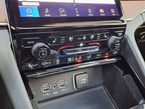 Used 2021 Jeep Grand Cherokee L Summit w/ Advanced Protech Group IV AWD/4WD image 15