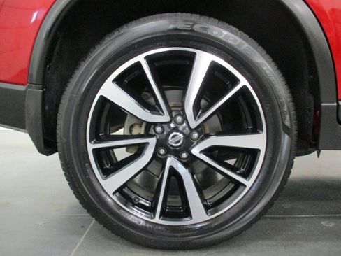 Used 2020 Nissan Rogue SL w/ Premium Package image 32