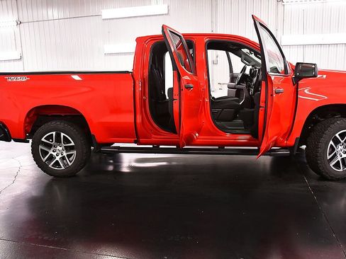 Used 2020 Chevrolet Silverado 1500 Custom Trail Boss w/ Custom Convenience Package image 31