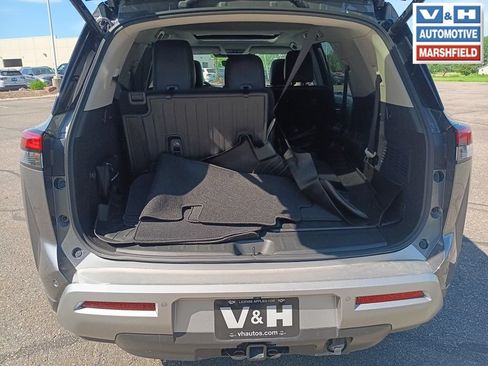 Used 2023 Nissan Pathfinder Platinum AWD/4WD image 31