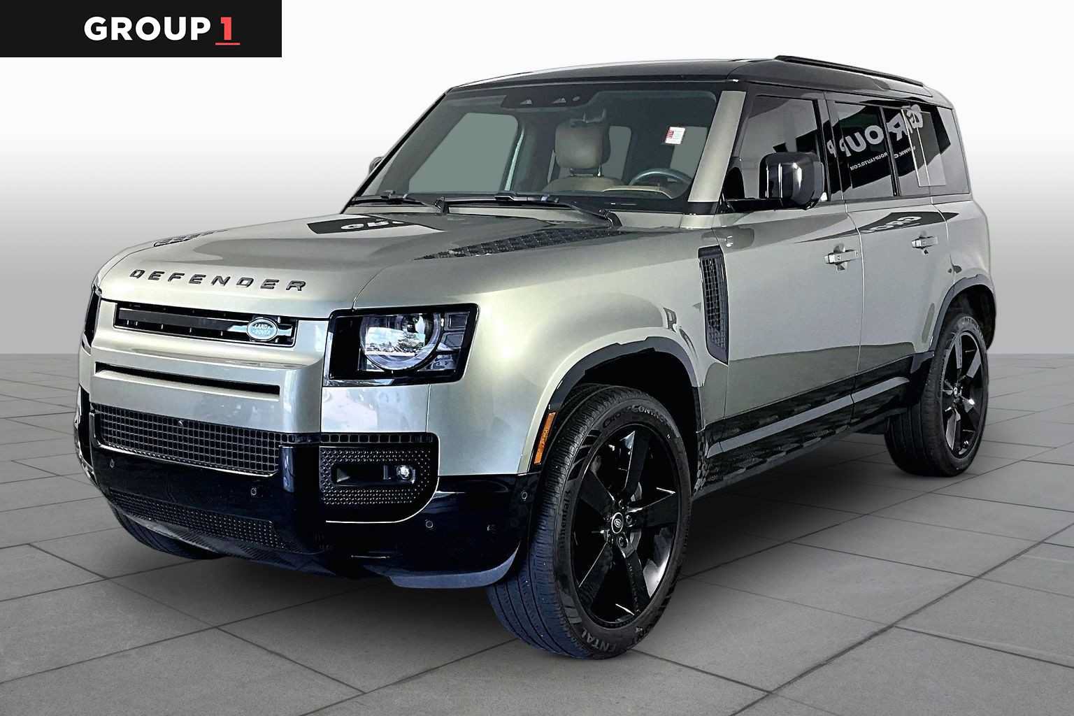 Used 2025 Land Rover Defender 110 X-Dynamic SE AWD/4WD image 1