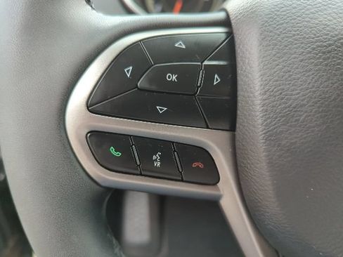 Used 2022 Jeep Cherokee Latitude Lux w/ Sun & Sound Group AWD/4WD image 12