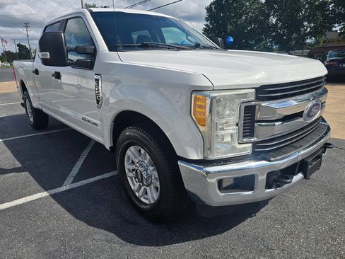 Used 2017 Ford F250 XLT w/ XLT Value Package RWD image 9