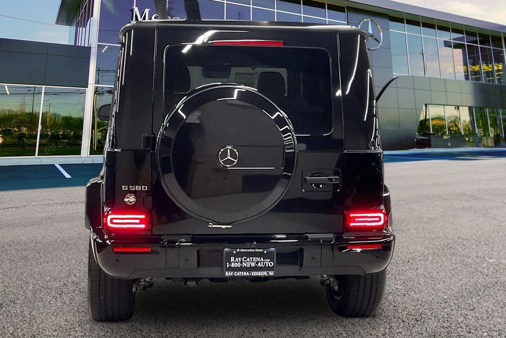 New 2027 Mercedes-Benz G 580 e image 4