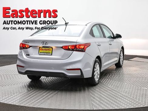 Used 2022 Hyundai Accent SEL FWD image 5